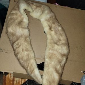 Vintage snap on fur collar